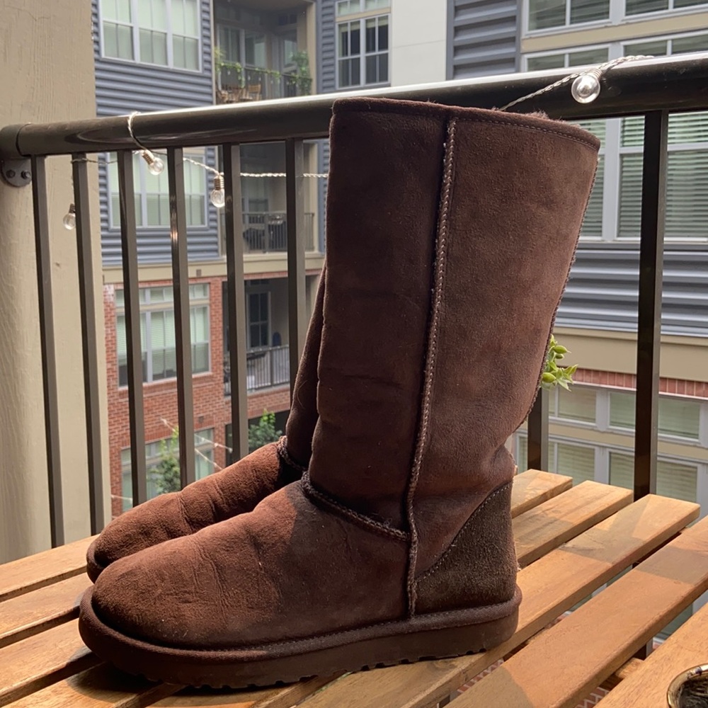 Brown UGG tall boots - women’s - size 8